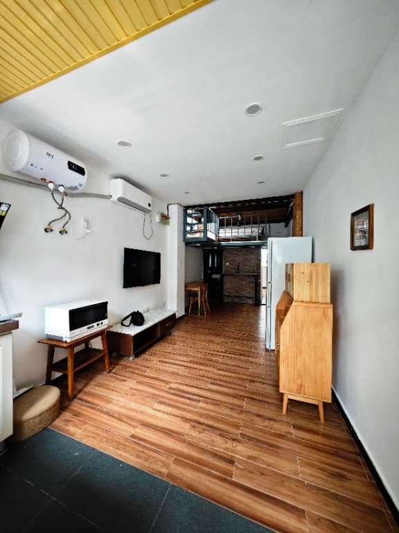 Gulou Street Station, #71 Baochao Hutong, 2bds