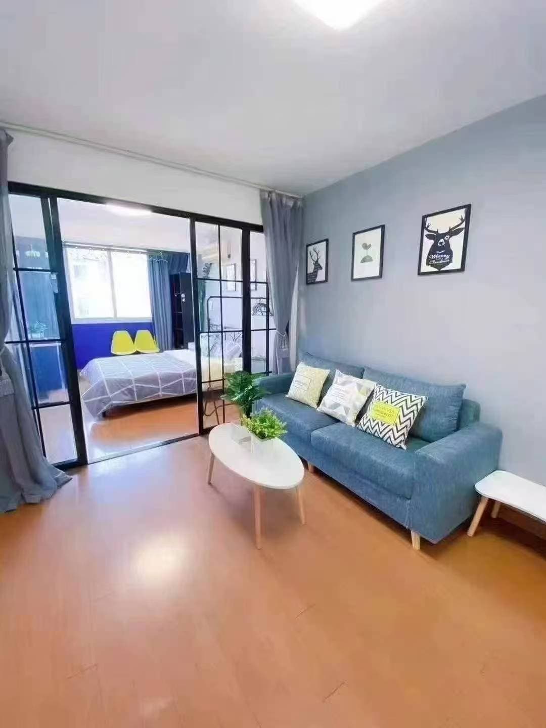 Loushanguan Road Station, Lane 757 Zunyi Road, 1bd