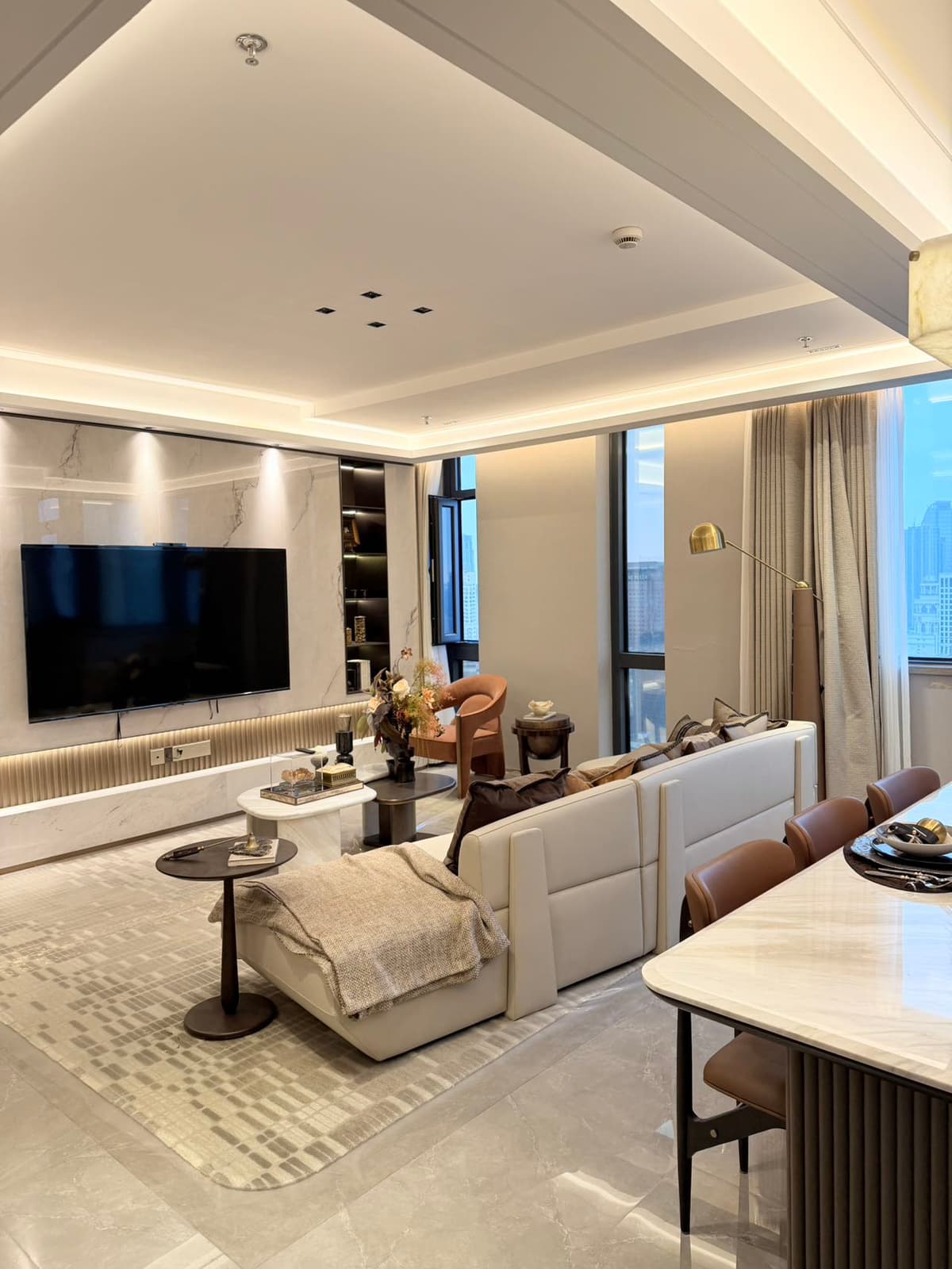 East Nanjing Road Station, The Bund Yuangincy, 3bds