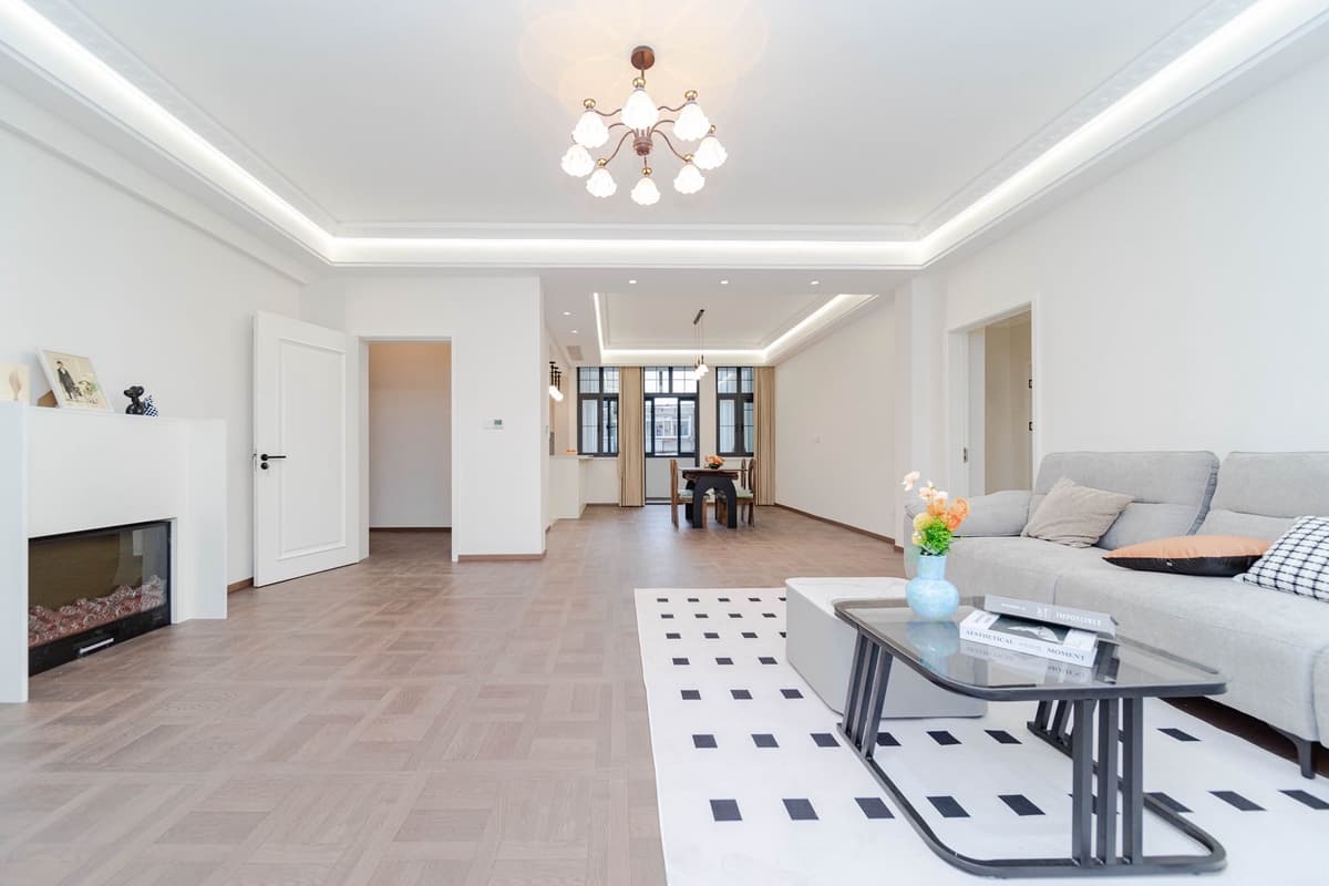 South Huangpi Road, Pei Wen Apartment, 3bds