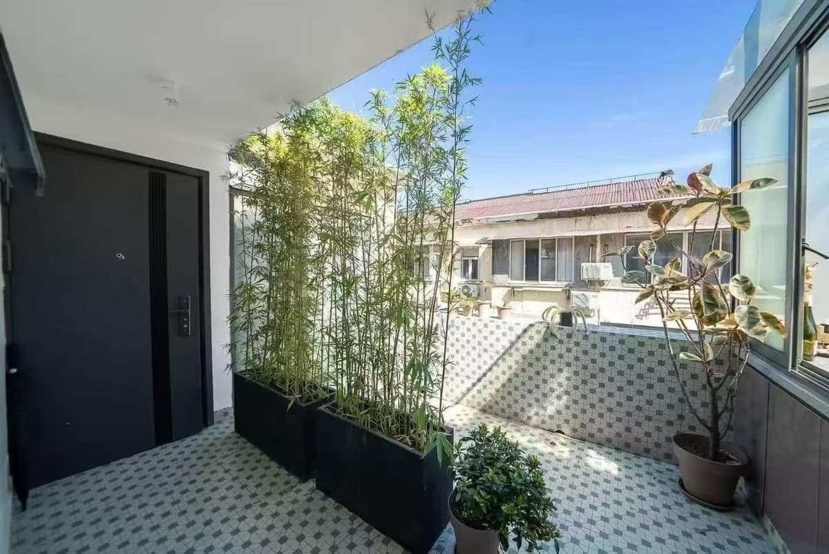 Jiangsu Road Station, Lane 125 Lixi Road, 2bds